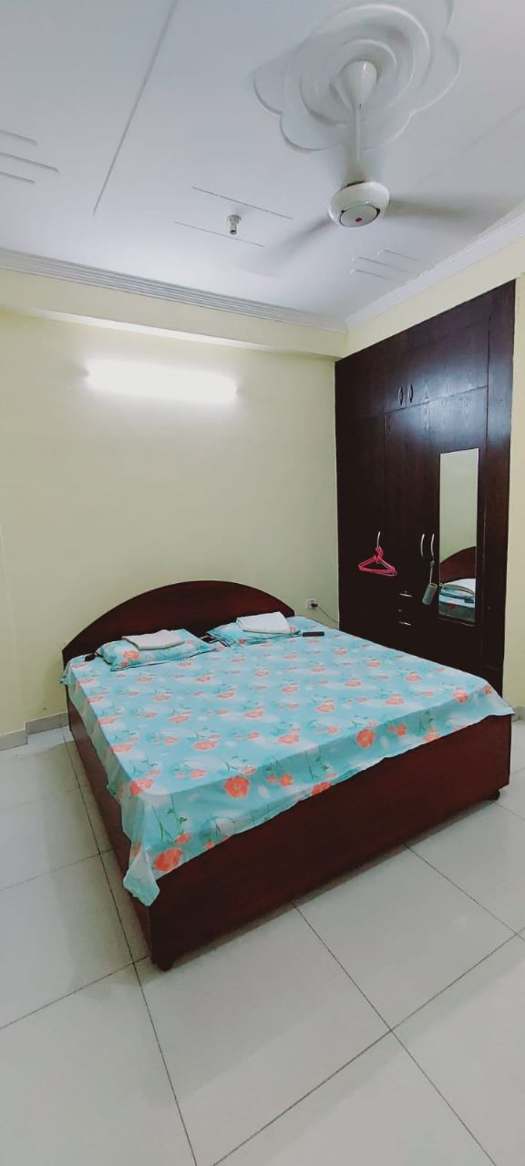 3.5 BHK + Servant Room 1250 Sq.Ft. Apartment in Paras Tierea