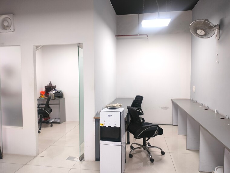 Team Area, sector 3 Commercial Office Space 500 Sq.Ft. In Sector 3 Noida 9566553