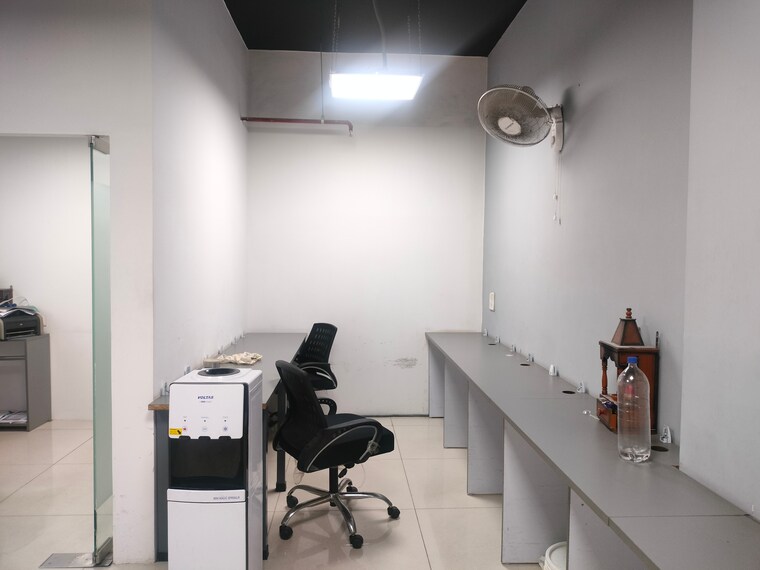 Team Area, sector 3 Commercial Office Space 500 Sq.Ft. In Sector 3 Noida 9566553