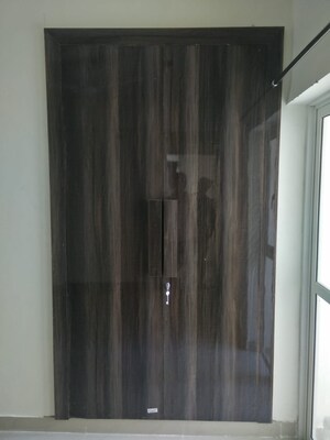 Room in 3 BHK Apartment at Paras Tierea, Sector 137 – for Sale