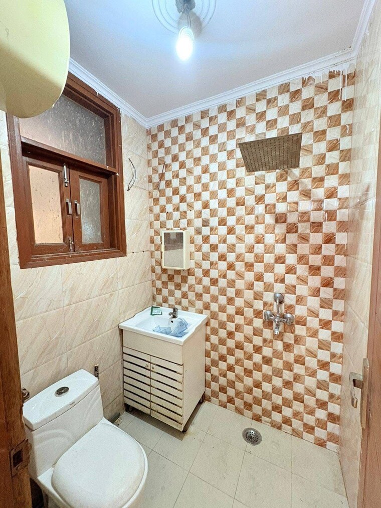 Bathroom, saket 1 Bedroom 450 Sq.Ft. Builder Floor In Saket Delhi 9566628