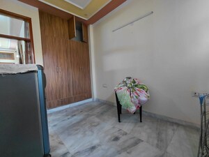 Room in 2 BHK Builder Floor at Janakpuri – for Rent