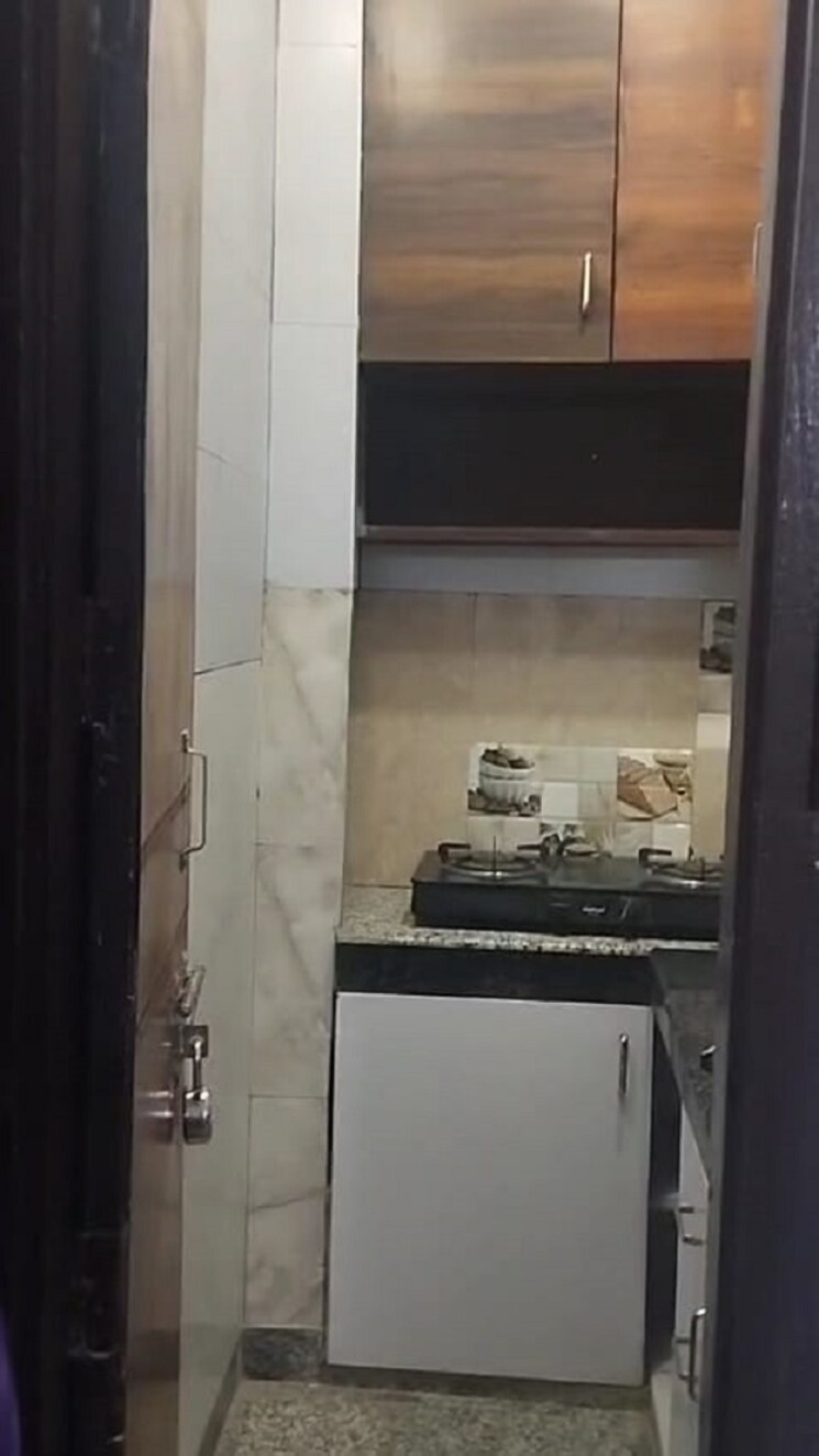 Kitchen, vasant kunj enclave 2 Bedroom 750 Sq.Ft. Builder Floor In Vasant Kunj Enclave Delhi 9566760