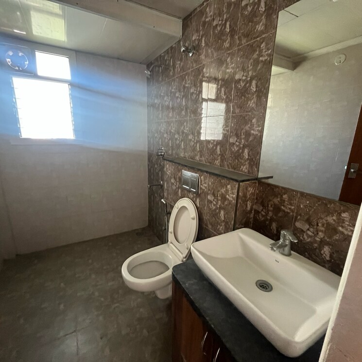 Bathroom, snn-raj-serenity 3 Bedroom 1500 Sq.Ft. Apartment In Yelenahalli Bangalore 9566914