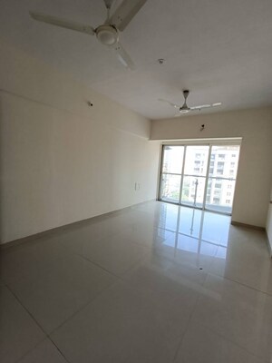 Room in 1 BHK Apartment at Lotus Lotus Link Square, Malad West – for Rent