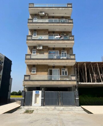 4 BHK Builder Floor For Sale in Sector 87