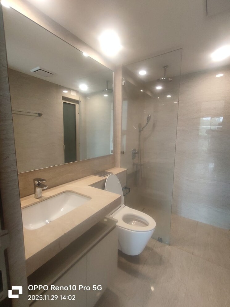 Bathroom, hiranandani-atlantis 2 Bedroom 762 Sq.Ft. Apartment In Powai Mumbai 9567023