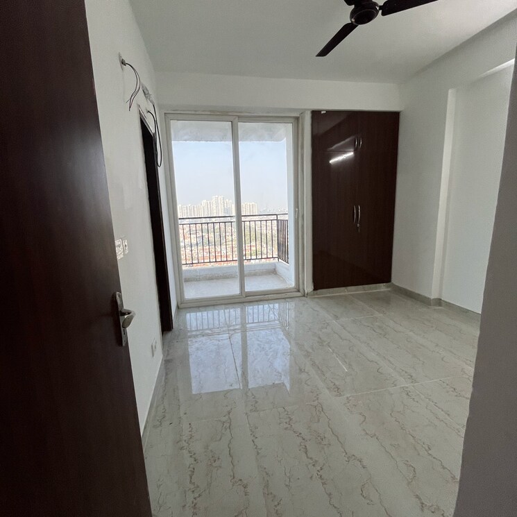 Room, skytech-matrott 2 Bedroom 1015 Sq.Ft. Apartment In Sector 76 Noida 9567109
