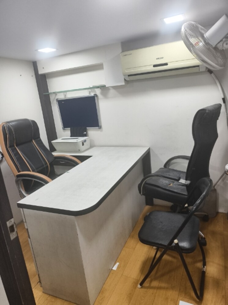 Team Area, haware-centurion-mall Commercial Office Space 250 Sq.Ft. In Nerul Sector 19a Navi Mumbai 9567181