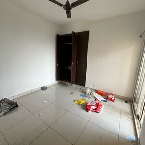 2 BHK Apartment For Rent in Supertech The Romano, Sector 118