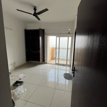 Room in 2 BHK Apartment at Supertech The Romano, Sector 118 – for Rent
