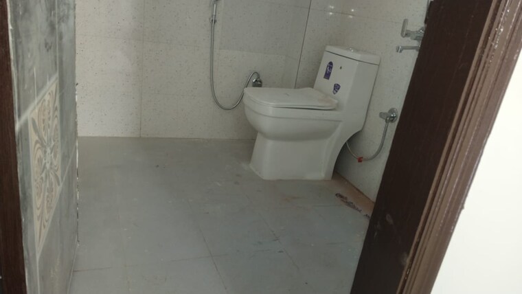 Attached Bathroom, saket 1 RK 350 Sq.Ft. Builder Floor In Saket Delhi 9567186