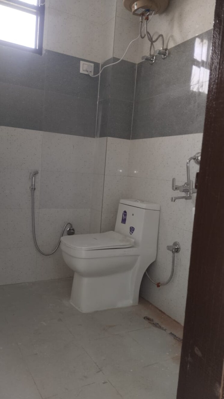 Bathroom, saket 1 RK 350 Sq.Ft. Builder Floor In Saket Delhi 9567186