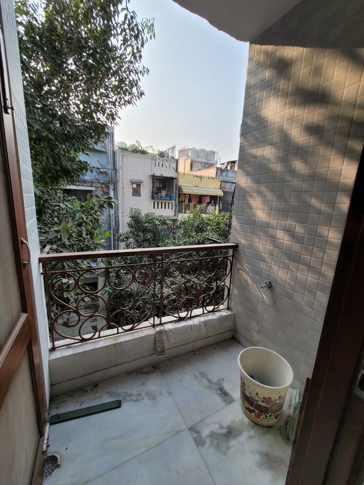 Balcony, lajpat nagar 4 2 Bedroom 900 Sq.Ft. Apartment In Lajpat Nagar 4 Delhi 9567168