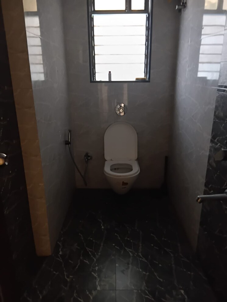 Bathroom, ekta-chs-andheri 2 Bedroom 730 Sq.Ft. Apartment In Andheri West Mumbai 9567209