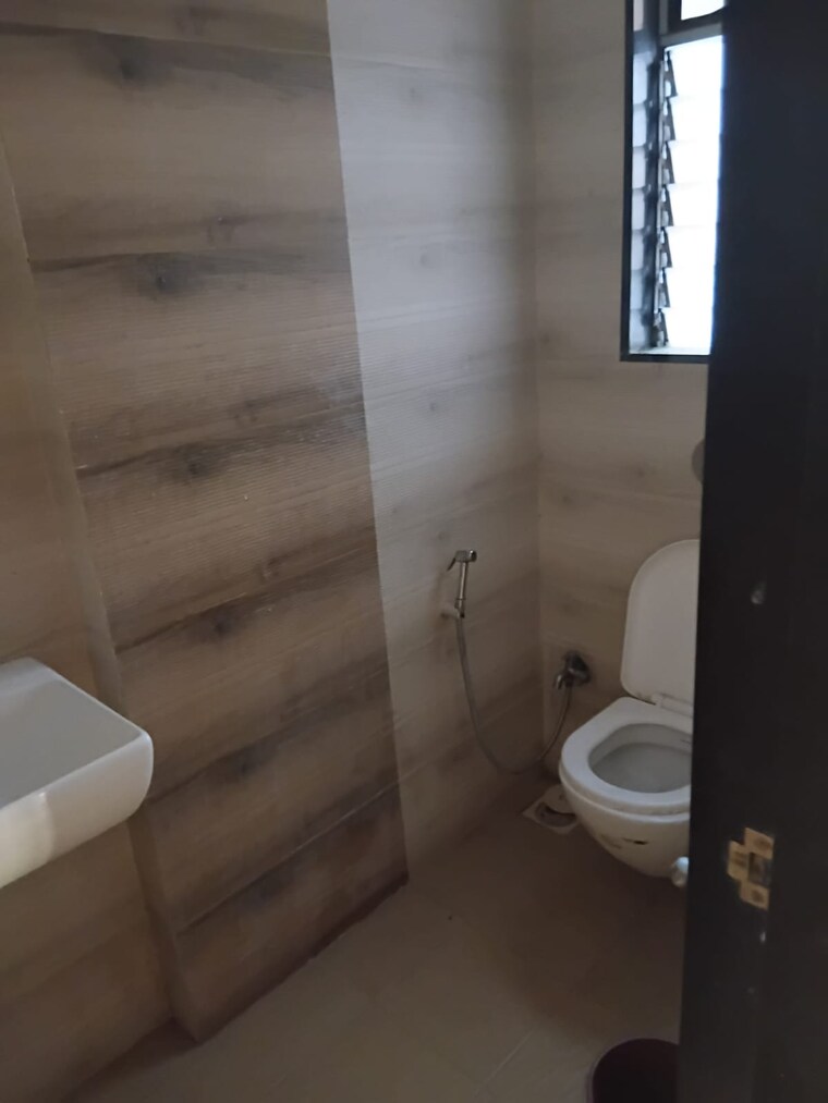 Bathroom, ekta-chs-andheri 2 Bedroom 730 Sq.Ft. Apartment In Andheri West Mumbai 9567209