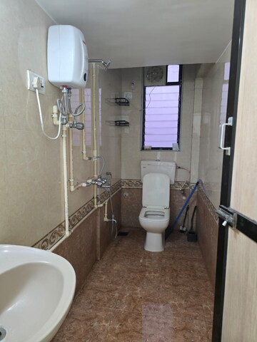 Team Area in 2 BHK Apartment at Kenwood Apartments, Pali Hill – for Rent