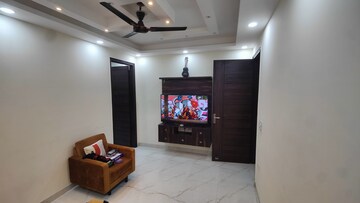 Room in 2 BHK Apartment at Kalkaji – for Rent