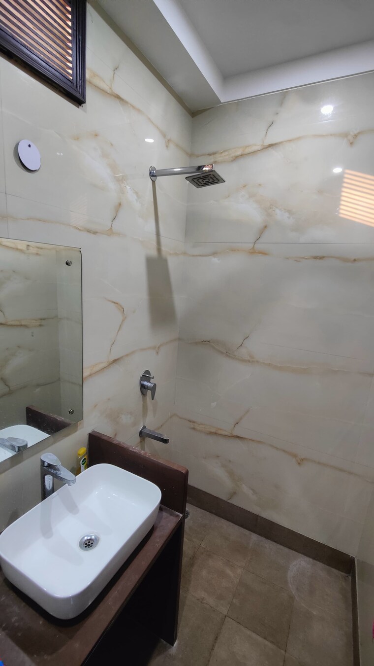 Bathroom, kalkaji 2 Bedroom 1100 Sq.Ft. Apartment In Kalkaji Delhi 9567218