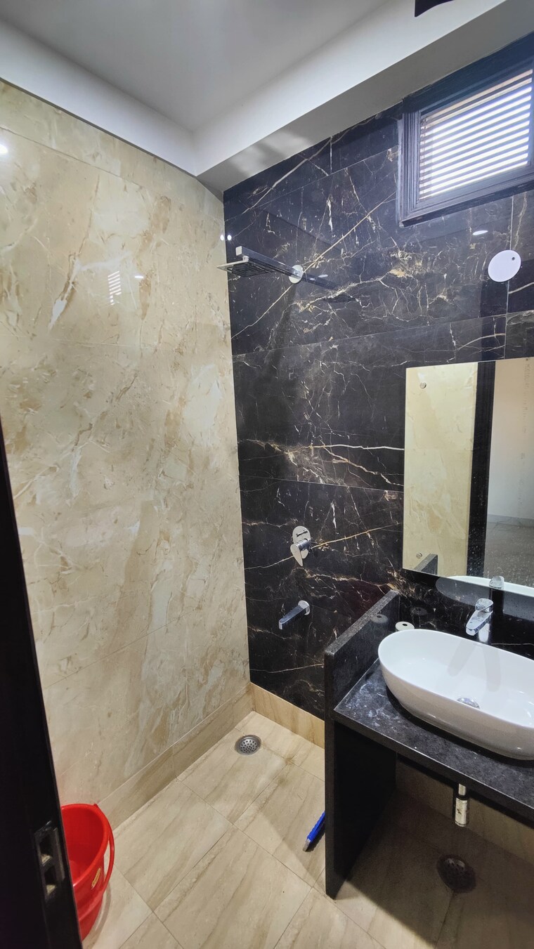 Bathroom, kalkaji 2 Bedroom 1100 Sq.Ft. Apartment In Kalkaji Delhi 9567218