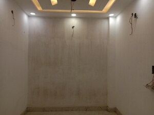 Room in 2 BHK Builder Floor at Dwarka Mor – for Sale
