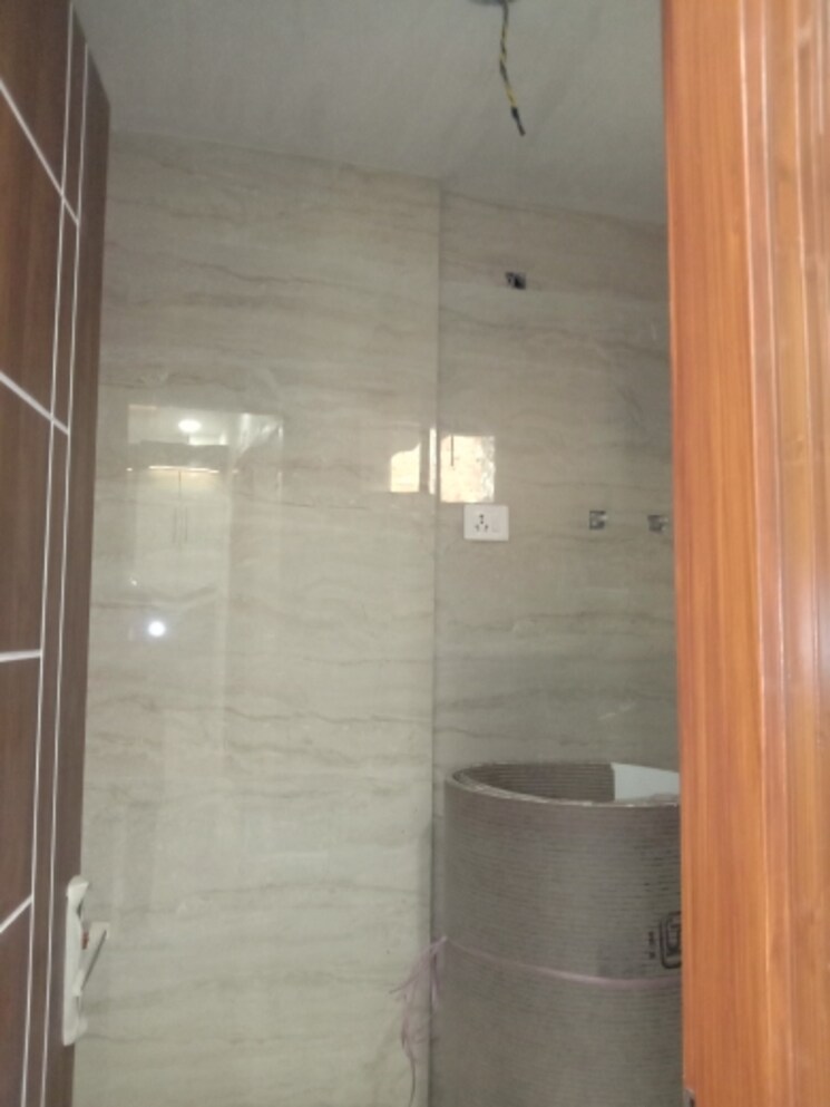 Bathroom, dwarka mor 2 Bedroom 500 Sq.Ft. Builder Floor In Dwarka Mor Delhi 9567224