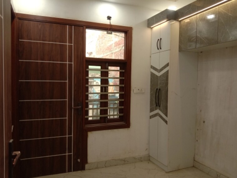 Room, dwarka mor 2 Bedroom 500 Sq.Ft. Builder Floor In Dwarka Mor Delhi 9567224