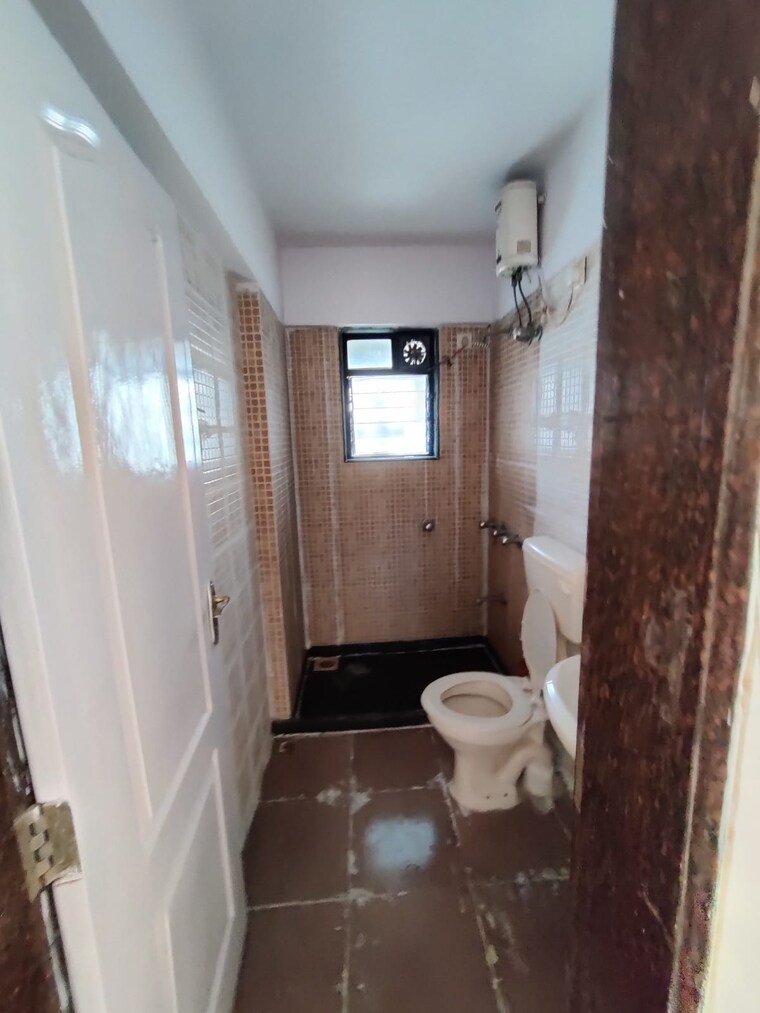 Bathroom, sadguru-complex-i 2 Bedroom 1000 Sq.Ft. Apartment In Goregaon East Mumbai 9566519