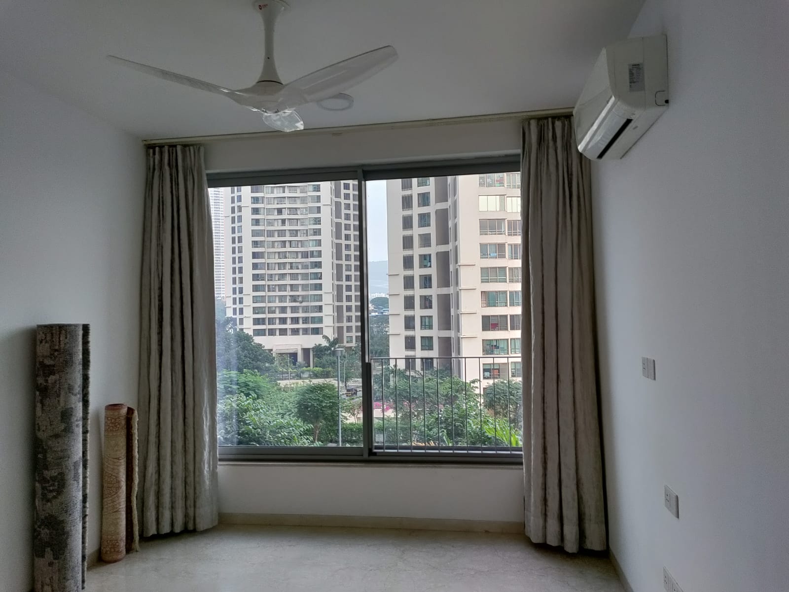 3 BHK + Pooja Room 1366 Sq.Ft. Apartment in Oberoi Realty Esquire