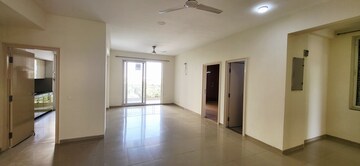 Room in 3 BHK Apartment at Emaar Palm Hills, Sector 77 – for Rent