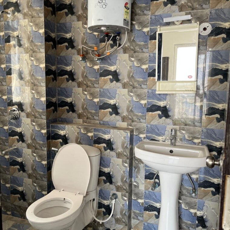 Bathroom, vashisht-heights 3 Bedroom 645 Sq.Ft. Apartment In Bharat Colony Faridabad 9567397