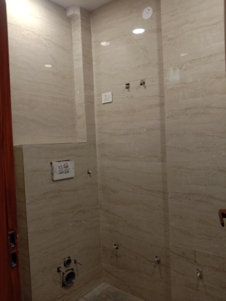 Bathroom, dwarka mor 2 Bedroom 501 Sq.Ft. Builder Floor In Dwarka Mor Delhi 9567450