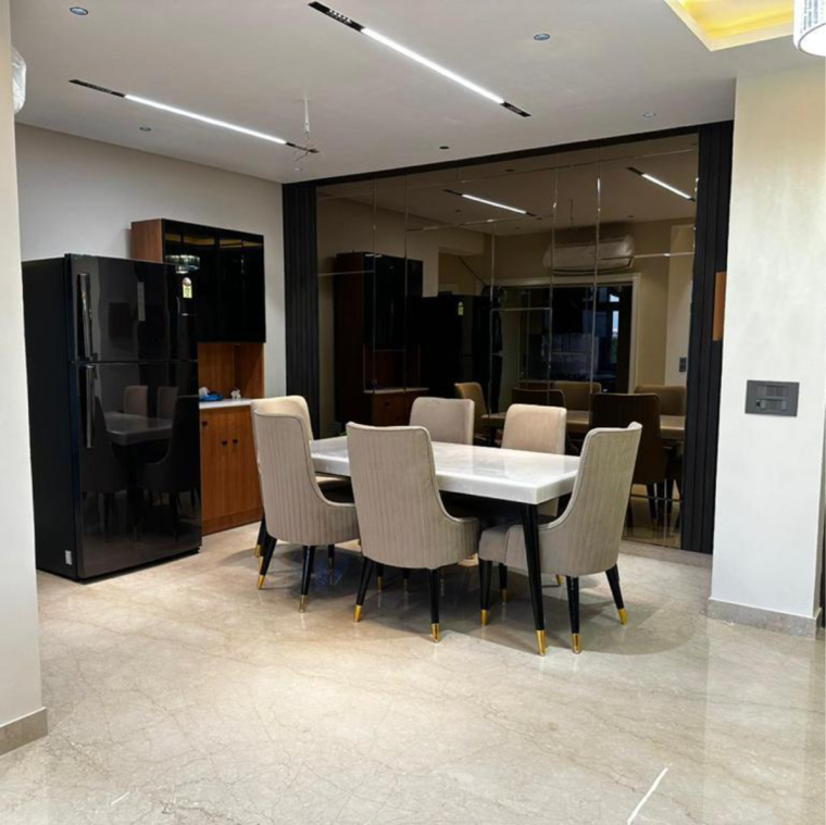 Living Room, dlf-ridgewood-estate 4 Bedroom 1700 Sq.Ft. Apartment In Sector 27 Gurgaon 9567584