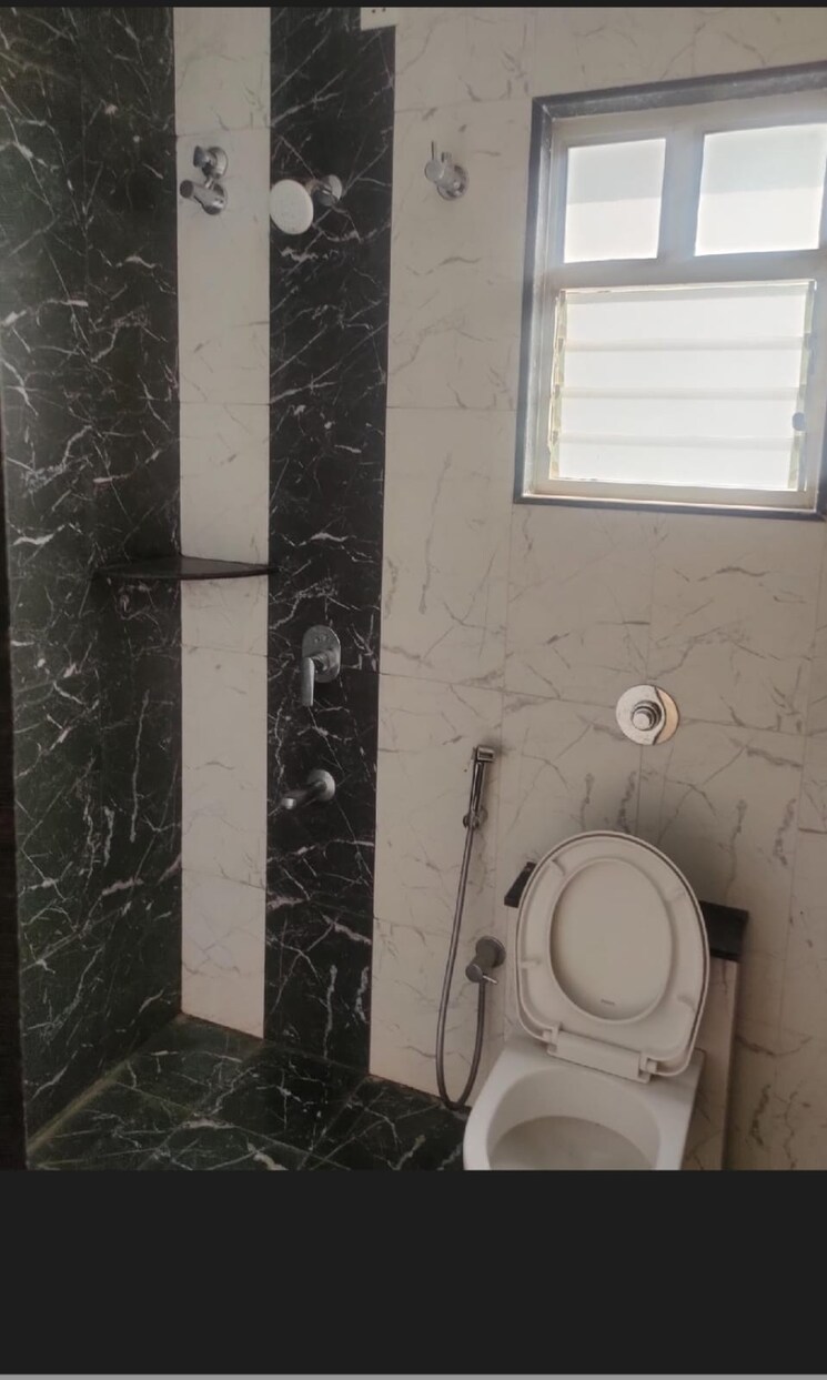 Bathroom, vilas-javdekar-yashwin-encore 3 Bedroom 815 Sq.Ft. Apartment In Wakad Pune 9567541