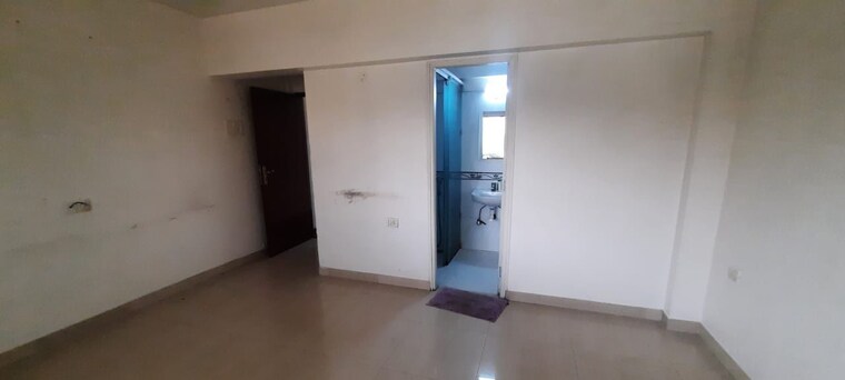 Room, kurla east 1 Bedroom 400 Sq.Ft. Apartment In Kurla East Mumbai 9567579