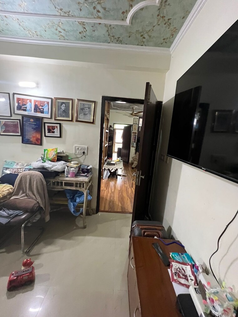 Master Bedroom, vasant kunj enclave 2 Bedroom 100 Sq.Yd. Apartment In Vasant Kunj Enclave Delhi 9567601