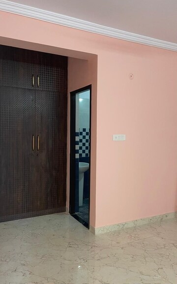 Room in 2 BHK Independent House at Gomti Nagar – for Rent