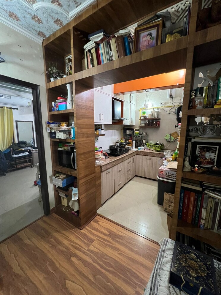 Kitchen, vasant kunj enclave 2 Bedroom 100 Sq.Yd. Apartment In Vasant Kunj Enclave Delhi 9567601