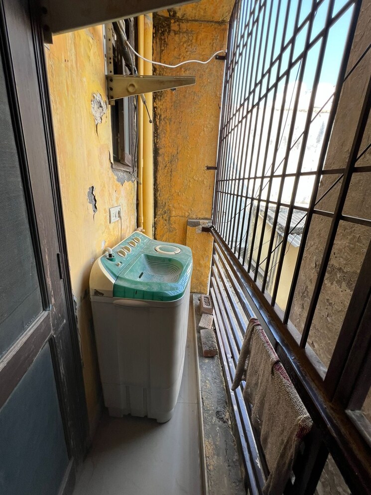 Balcony, vasant kunj enclave 2 Bedroom 100 Sq.Yd. Apartment In Vasant Kunj Enclave Delhi 9567601