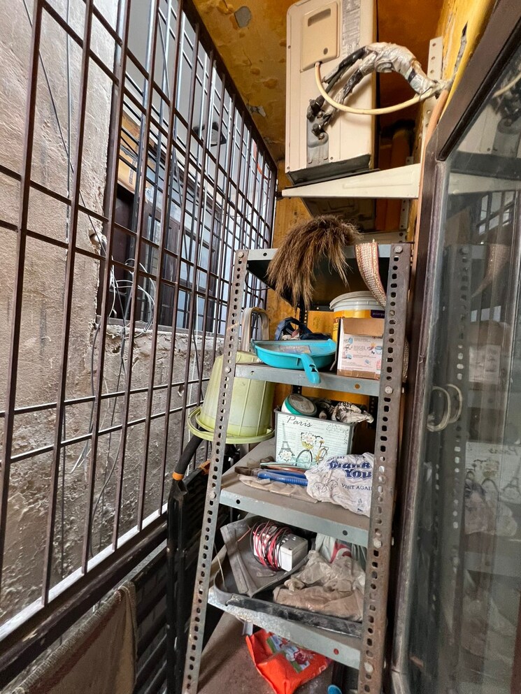 Balcony, vasant kunj enclave 2 Bedroom 100 Sq.Yd. Apartment In Vasant Kunj Enclave Delhi 9567601