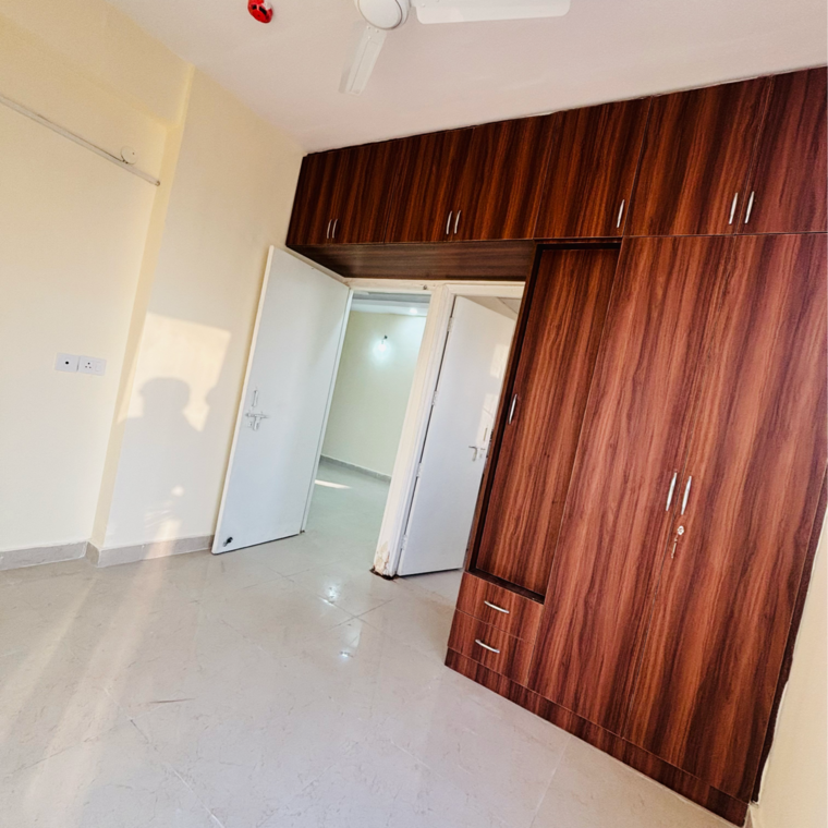 Room, signature-global-prime 2 Bedroom 577 Sq.Ft. Apartment In Sector 63a Gurgaon 9567617