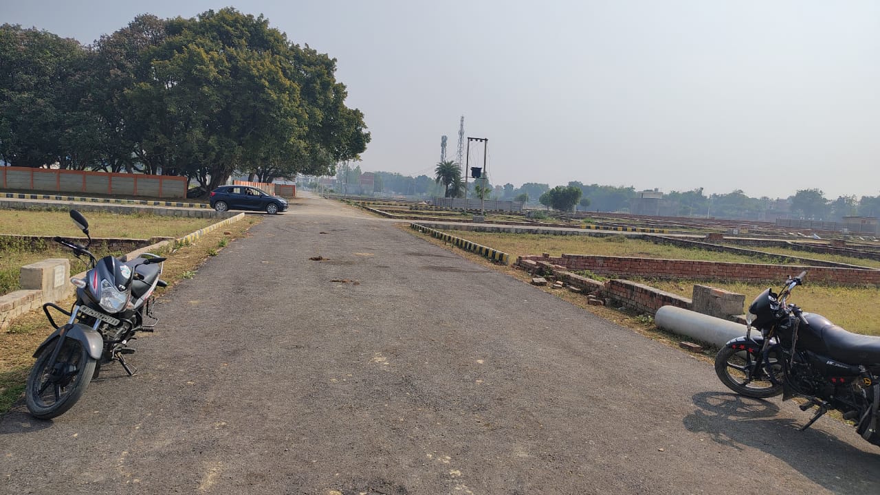 Plot For Sale in Mohanlalganj