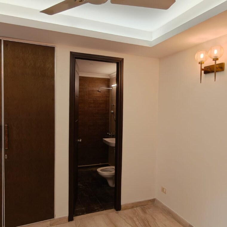 Bathroom, lajpat nagar 2 Bedroom 900 Sq.Ft. Builder Floor In Lajpat Nagar Delhi 9567742
