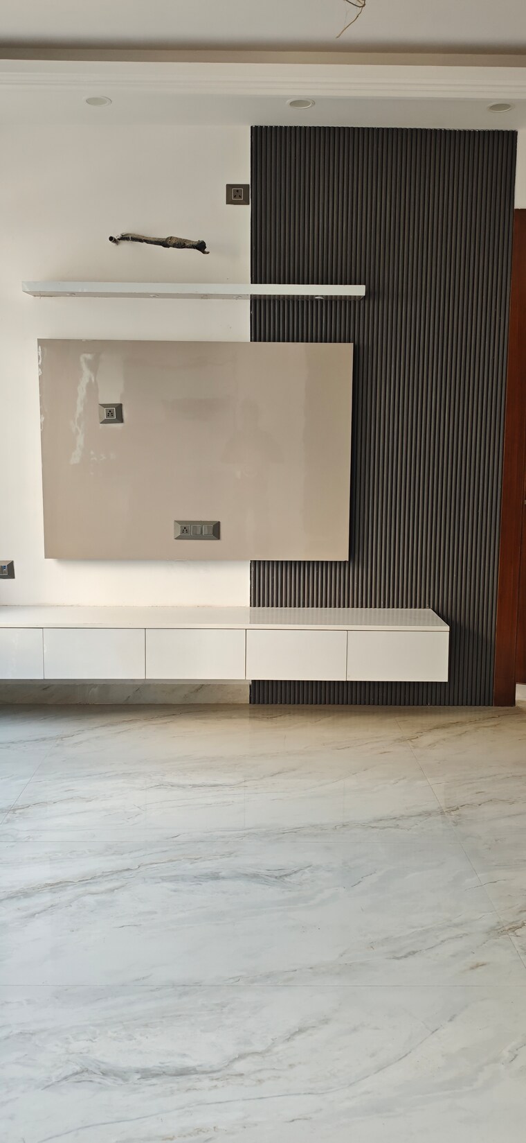 Room, bptp-district-3 3 Bedroom 180 Sq.Yd. Builder Floor In Sector 85 Faridabad 9567839