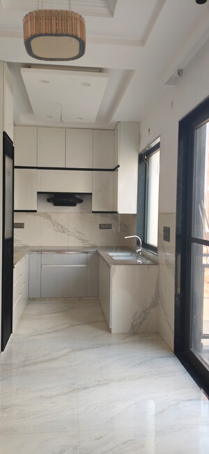 Bathroom in 3 BHK Builder Floor at BPTP District 3, Sector 85 – for Sale