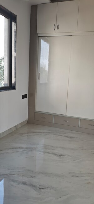 Room in 3 BHK Builder Floor at BPTP District 3, Sector 85 – for Sale