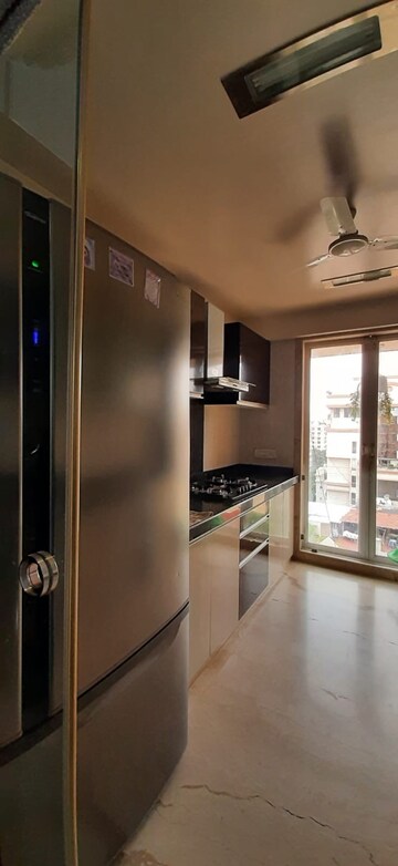 Furnished Amenities in 3 BHK Apartment at Chayya Apartment, Khar West – for Sale