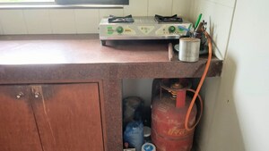 Furnished Amenities in 2 BHK Apartment at Bandra West – for Rent