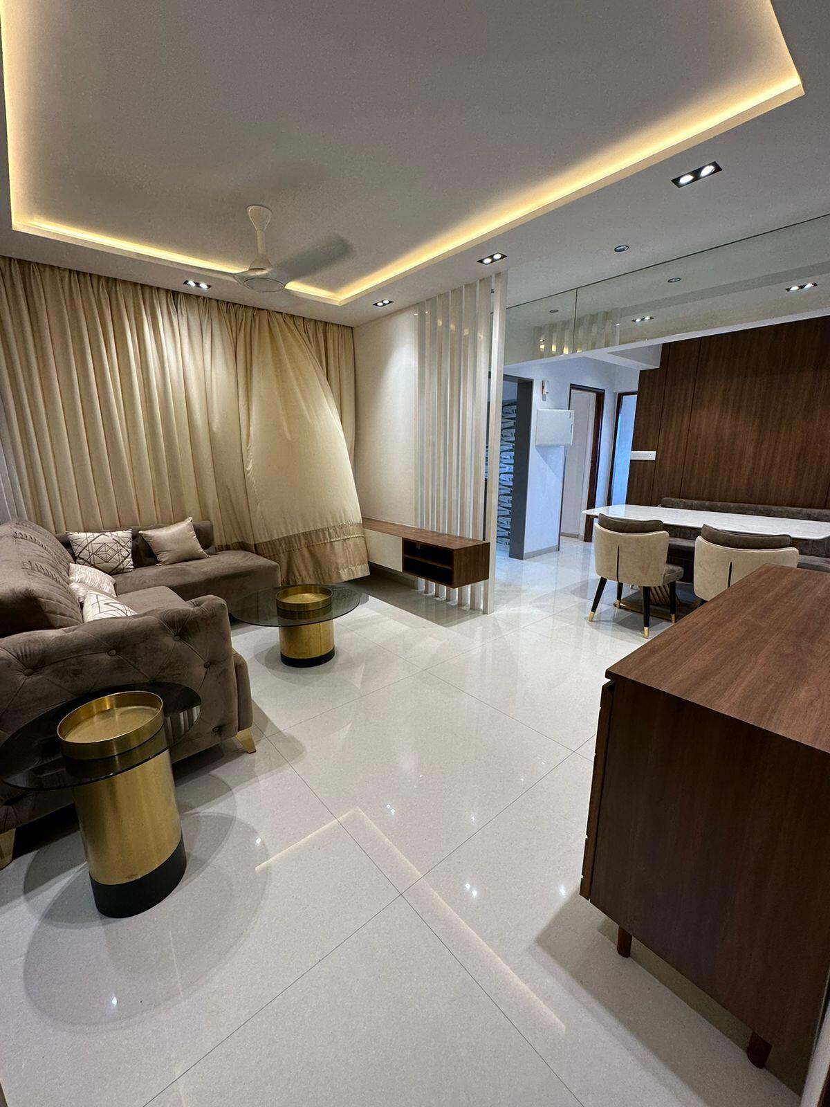 3 BHK + Servant Room Apartment For Sale in Rustomjee Crown