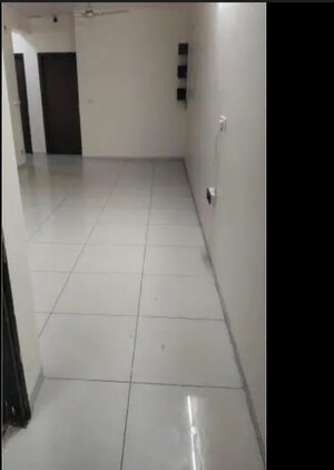 Master Bedroom in 3 BHK Apartment at BPTP Discovery Park, Sector 80 – for Rent